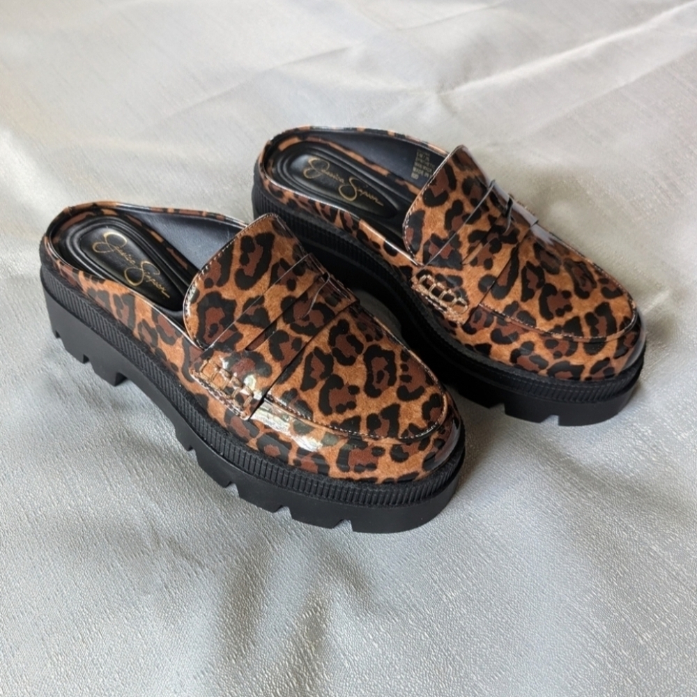 Jessica Simpson Leopard Print Slip-On Loafer Mules Size 5 NEW!